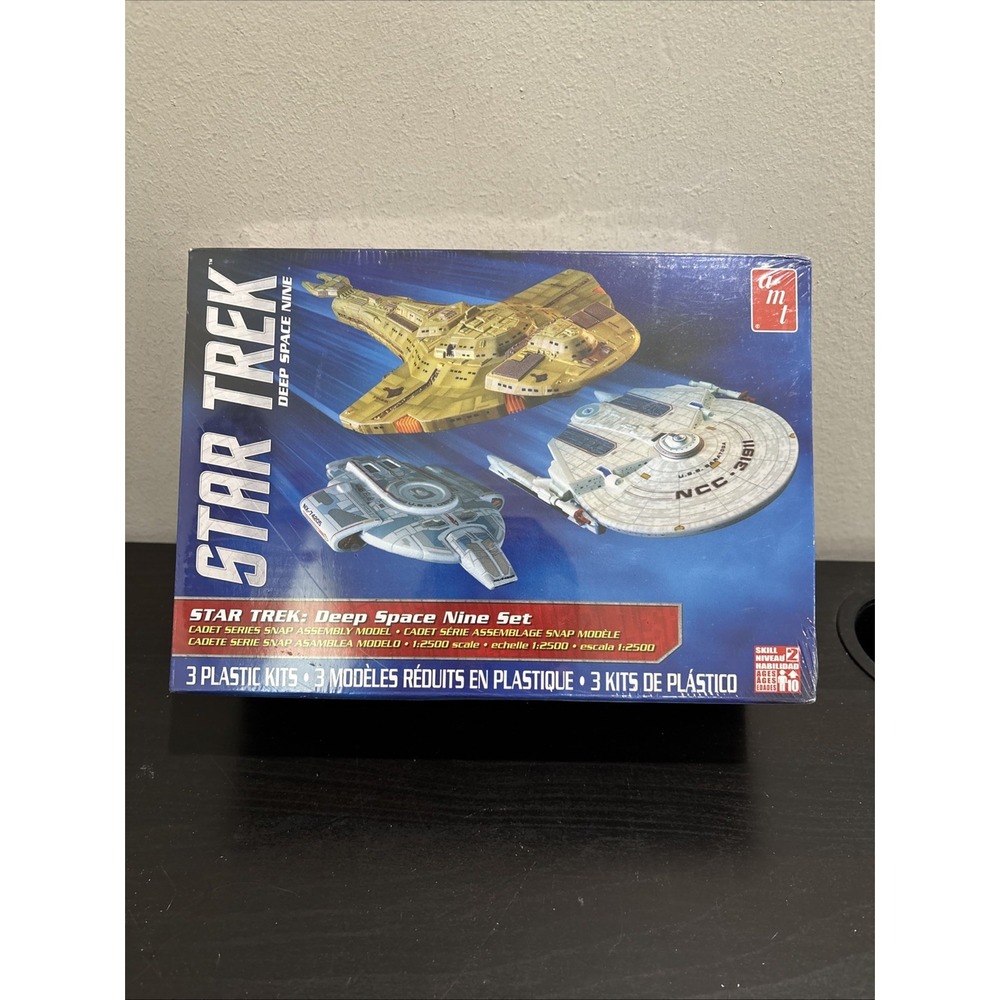 New Sealed POLOR LIGHTS STAR TREK DEEP SPACE NINE SET model kit 2014